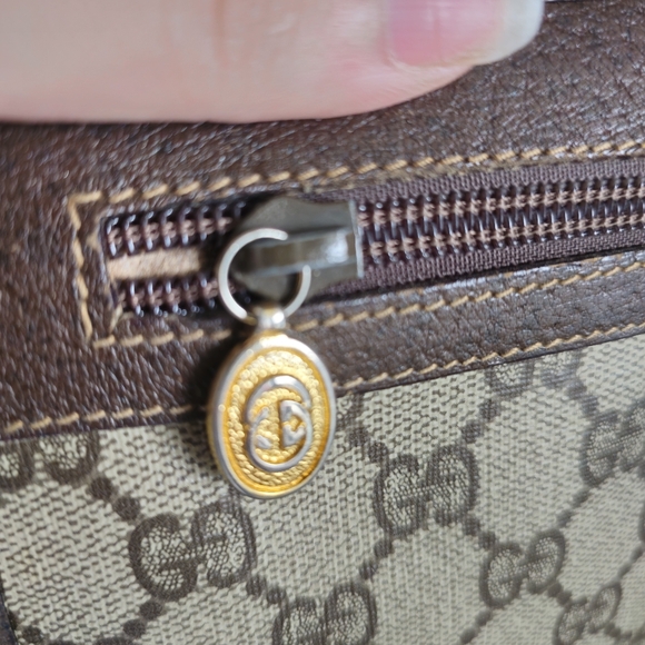SOLD // Authentic Gucci vintage clutch - Picture 11 of 13